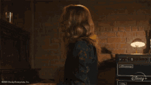 Looking At You Roxanne Martel GIF - Looking At You Roxanne Martel Uma Thurman GIFs
