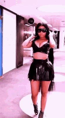 Nicki Minaj Posing GIF