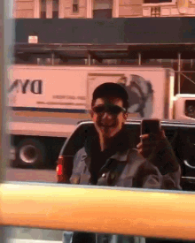 Selfie Mirror Selfie GIF - Selfie Mirror Selfie Peeking GIFs