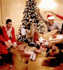 Ariana Grande Dancing GIF - Ariana Grande Dancing Christmas GIFs