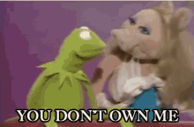 Miss Piggy Kermit The Frog GIF - Miss Piggy Kermit The Frog You Dont Own Me GIFs