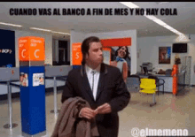 Cuando Vas Al Banco A Fin De Mes Y No Hay Cola GIF - John Travolta En El Banco Cuando Vas Al Banco GIFs