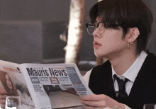 Yeonjun News Yeonjun Read GIF - Yeonjun News Yeonjun Read Yeonjun Tilt GIFs