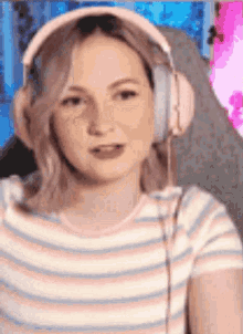 Paperlouise Wtf GIF - Paperlouise Paper Louise GIFs