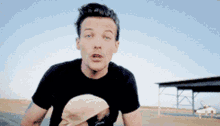 Louis Tomlinson One Direction GIF - Louis Tomlinson One Direction Singing GIFs