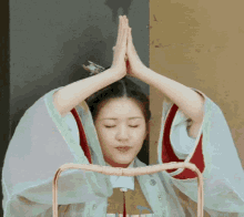 Zhao Lusi Praying GIF - Zhao Lusi Praying Cute GIFs