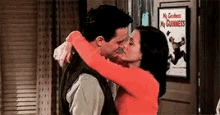 Monica Geller Chandler Bing GIF - Monica Geller Chandler Bing Kiss GIFs