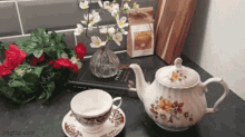 Pour Tea GIF - Pour Tea Cup GIFs