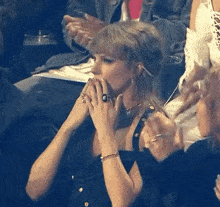 Taylor Swift Award Show GIF - Taylor Swift Award Show Heart GIFs