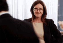 Thumbs Up Mary Mcdonnell GIF - Thumbs Up Mary Mcdonnell Major Crimes GIFs