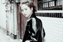 김태리 쳐다봄 쳐다보기 GIF - Kim Taeri Staring Walking GIFs