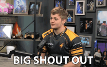 Big Shout Out Anders Korsbo GIF - Big Shout Out Anders Korsbo Qvofred GIFs