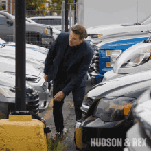 Searching Charlie Hudson GIF - Searching Charlie Hudson Hudson And Rex GIFs