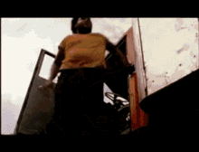 Chasing Leatherface GIF - Chasing Leatherface Texas Chainsaw Massacre GIFs