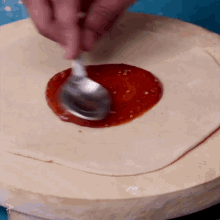 Tomato Sauce Spread GIF - Tomato Sauce Spread Preparing GIFs