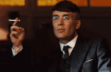 Tommy Shelby Peaky Blinders GIF - Tommy Shelby Peaky Blinders Smoke GIFs