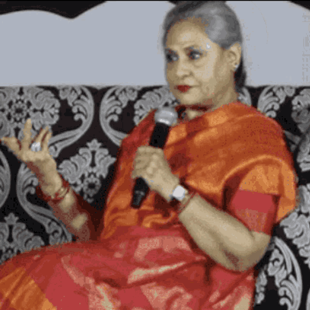 Jaya Bachchan GIF - Jaya Bachchan Bachan - Discover & Share GIFs