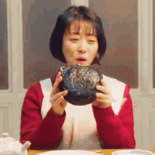 Takahata Mitsuki Big Rice Ball GIF - Takahata Mitsuki Big Rice Ball Eating GIFs