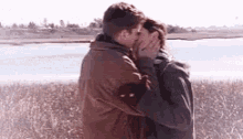 Pacey Kiss GIF - Pacey Kiss Joey GIFs