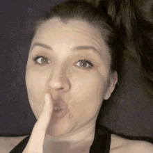 Shhh Dont Say Anything GIF - Shhh Dont Say Anything Secret GIFs