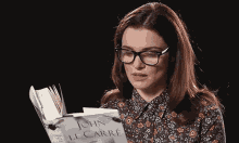 rachel weisz glasses reading nerd