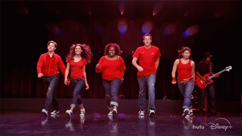 Performing Of Stage Tina Cohen GIF - Performing Of Stage Tina Cohen Finn Hudson GIFs