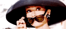 Tunnel Vision GIF - Tunnel Vision Audrey Hepburn GIFs