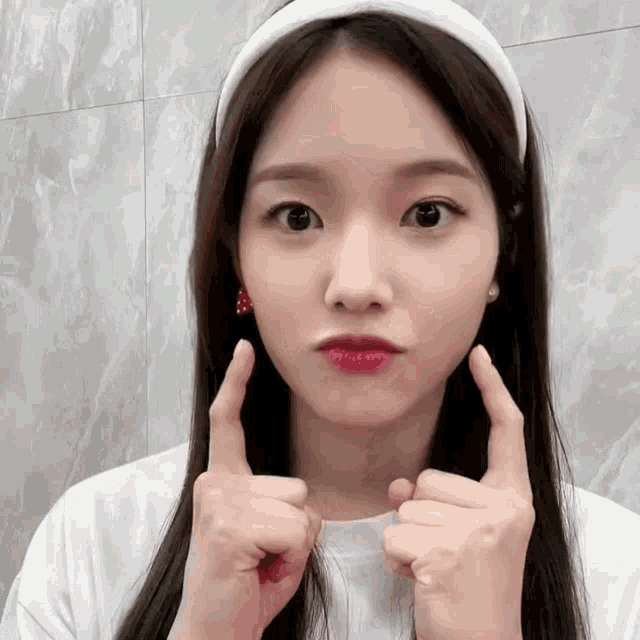 Lee Soojin Weeekly GIF - Lee Soojin Soojin Weeekly - Discover & Share GIFs