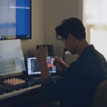 Compose Music Vincent GIF - Compose Music Vincent Cross My Mind GIFs