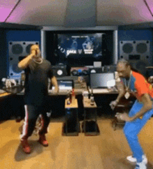 Snoop Dogg Dance GIF - Snoop Dogg Dance Happy GIFs