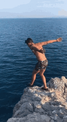 Cliff Jumping Dive In GIF - Cliff Jumping Dive In Diving GIFs