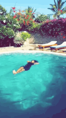 Woman Chillin GIF - Woman Chillin Swimming Pool GIFs