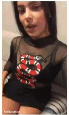 Emilly Araujo Selfie GIF - Emilly Araujo Selfie Stand Up GIFs