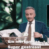Jan Böhmermann Cbd GIF - Jan Böhmermann Cbd Super Gestresst GIFs