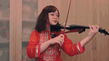 luna lorrain ruuna_070 moominchan violinist playing violin