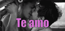Te Amo Pareja Beso Coche Te Sigue GIF - It Follows I Love You Couple GIFs