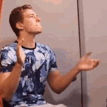 Clapping Cheering GIF - Clapping Cheering Excited GIFs