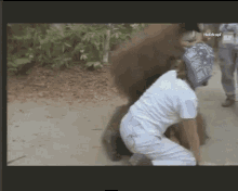 Julia Roberts Orangutan GIF - Julia Roberts Orangutan Animal Attack GIFs