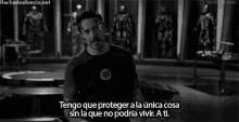 a black and white photo of tony stark with a caption in spanish
