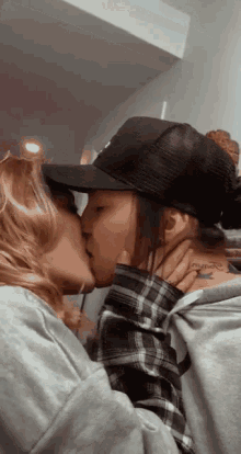 Kisses Love GIF - Kisses Love Lesbian GIFs