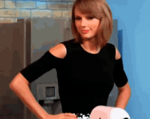 taylor swift awkward dancing move to the music grooving woman dances
