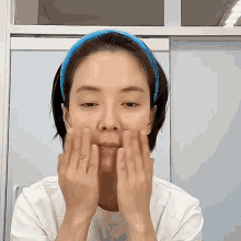 Song Jihyo Song Jihyo Skincare GIF - Song Jihyo Song Jihyo Skincare 송지효 GIFs