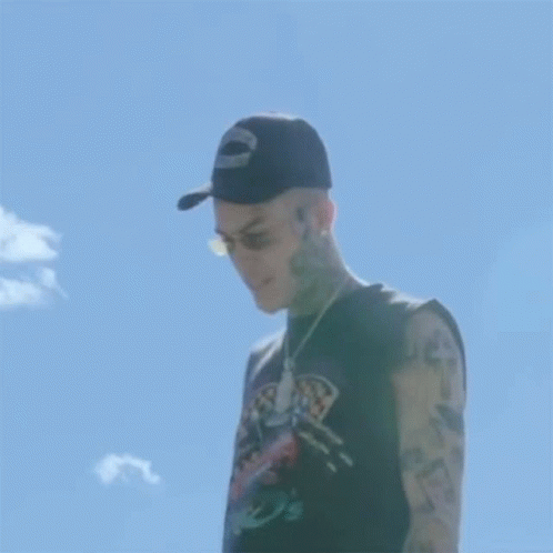 Looking Around Lil Skies GIF - Looking Around Lil Skies Turning Around -  Discover & Share GIFs