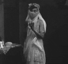 Buster Keaton Drag GIF - Buster Keaton Drag Filing Nails GIFs