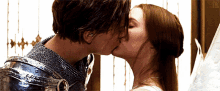 Romeoandjulietkiss GIF - Romeoandjulietkiss Kiss GIFs