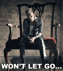 Wont Let Go Serious Face GIF - Wont Let Go Serious Face Relax GIFs