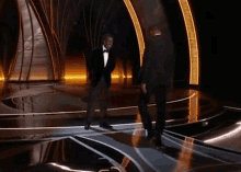 Chris Rock Slap Will Smith Slap GIF - Chris Rock Slap Will Smith Slap Oscars2022 GIFs
