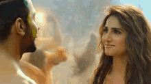 नज़रेंमिलाना Manvinder Munjal GIF - नज़रेंमिलाना Manvinder Munjal Ayushmann Khurrana GIFs