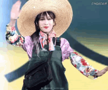 유지애 농부 춤 무대 모자 러블리즈 GIF