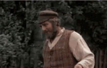 Lol Ill Tell You GIF - Lol Ill Tell You Fiddler On The Roof GIFs